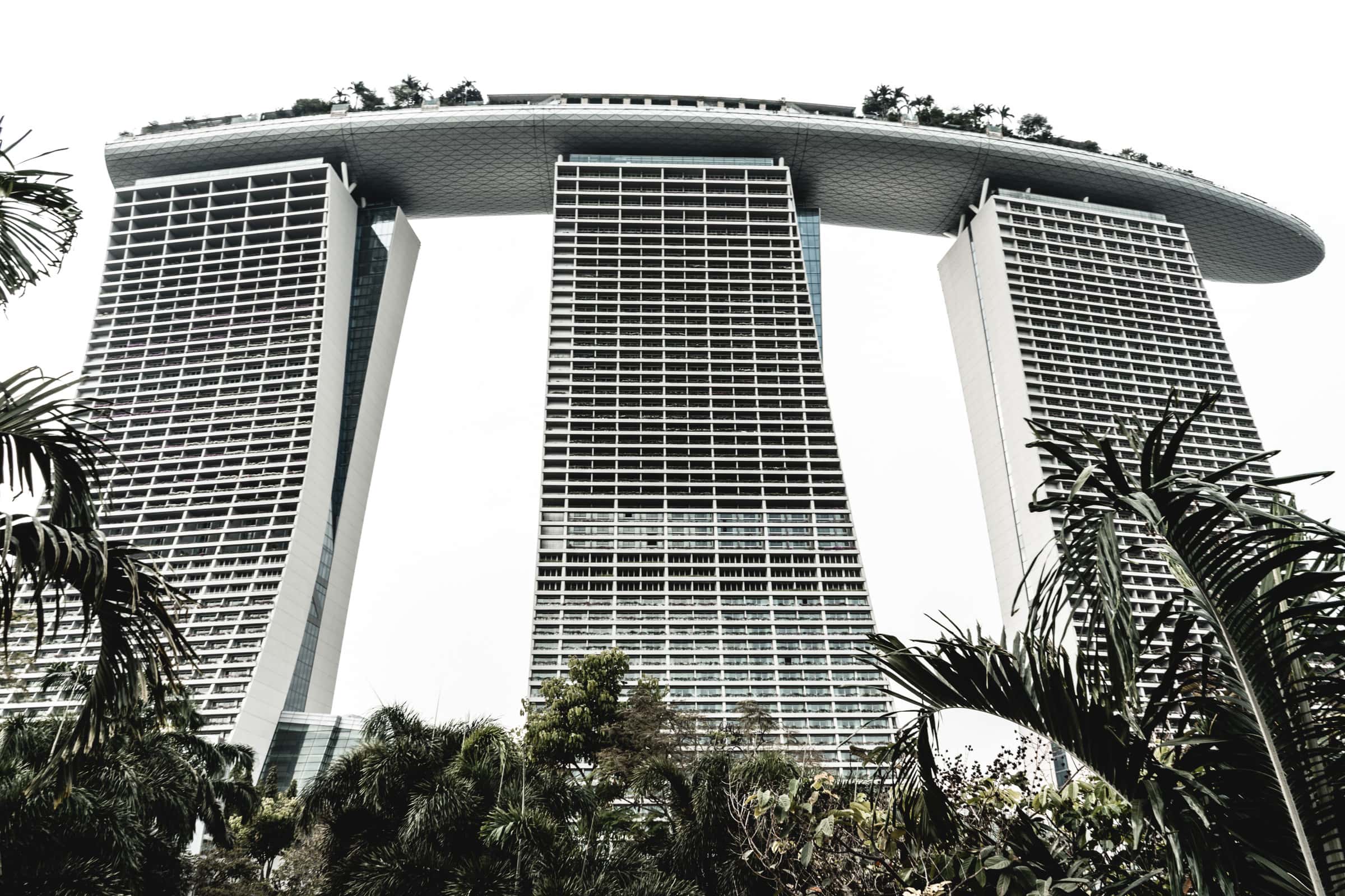 Marina Bay Sands Hotel com piscina de borda infinita em Cingapura